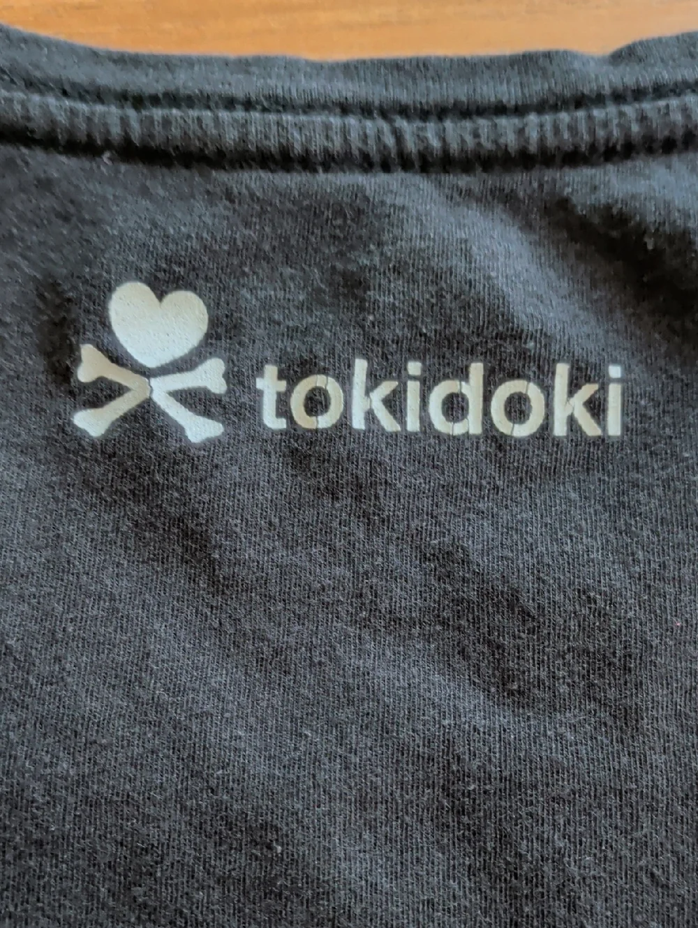 Tokidoki V-neck Tee - M - Picture 4 of 11
